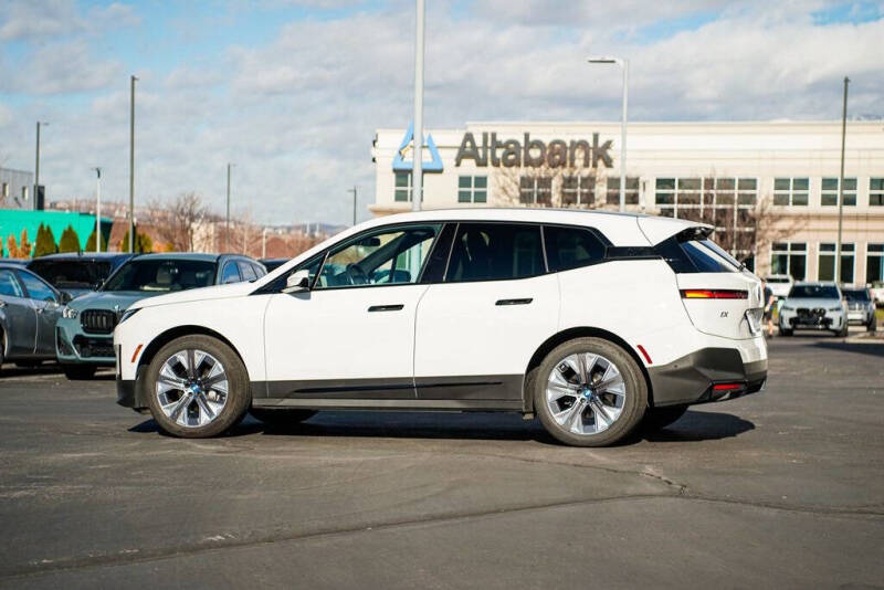 2025 BMW iX xDrive50