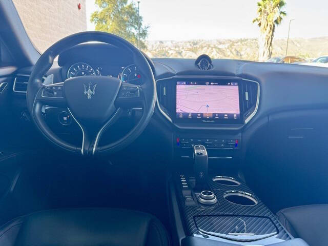 2022 Maserati Ghibli Modena Q4