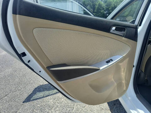 2013 Hyundai Accent GLS