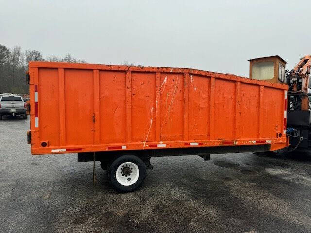 2007 Freightliner M2 106