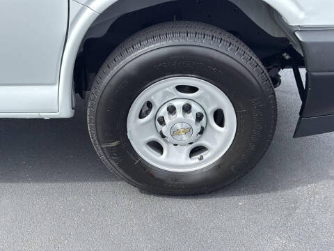 2025 Chevrolet Express 2500