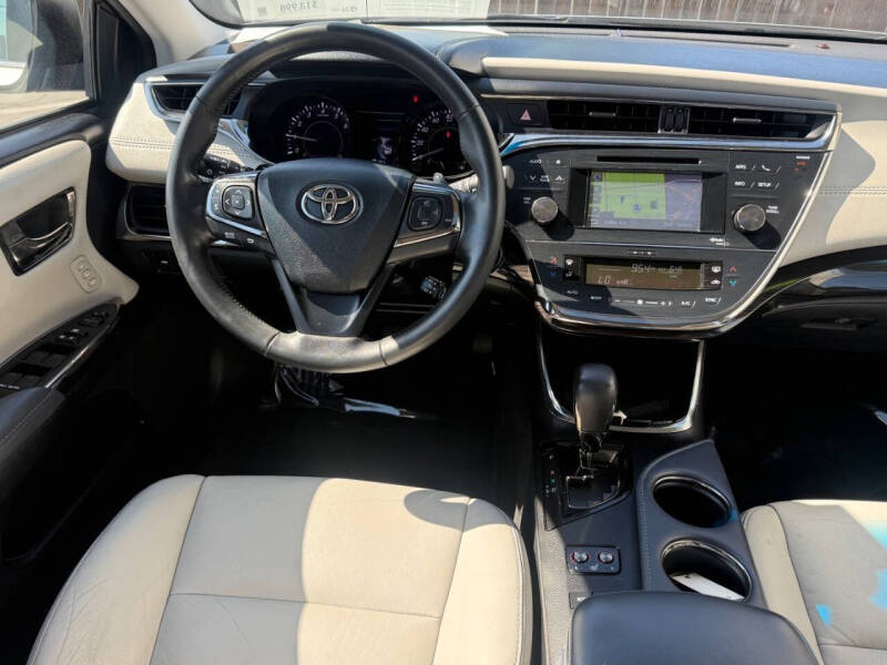2013 Toyota Avalon XLE