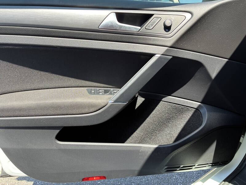 2019 Volkswagen e-Golf SE