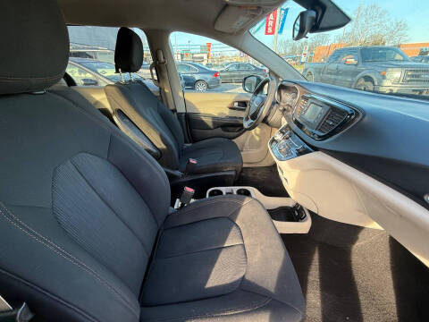 2017 Chrysler Pacifica Touring