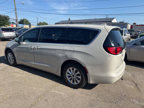 2017 Chrysler Pacifica Touring