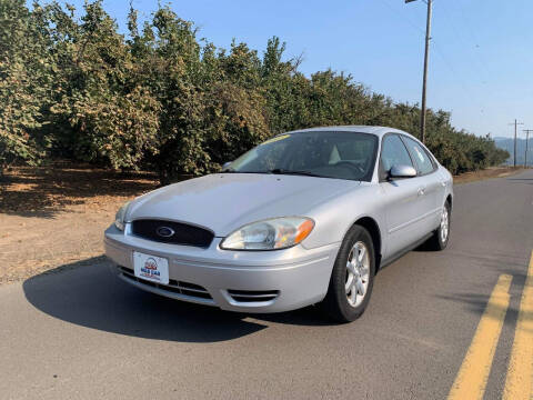 2005 Ford Taurus for sale at M AND S CAR SALES LLC in Independence OR