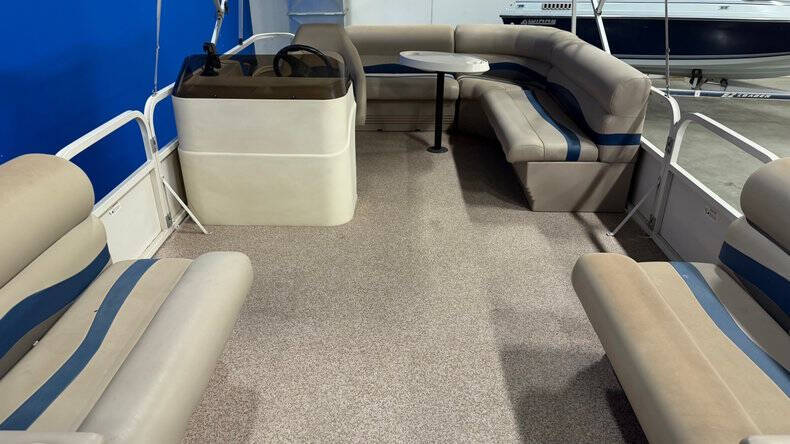 2007 Crestliner 2185 SUNCAST