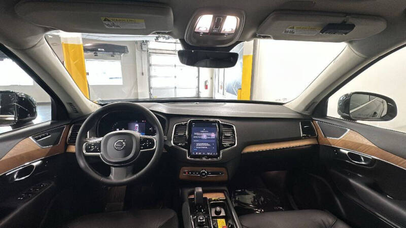 2023 Volvo XC90 B5 Plus Bright Theme
