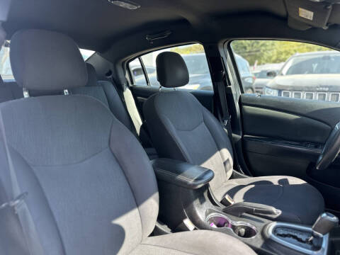 2013 Chrysler 200 LX