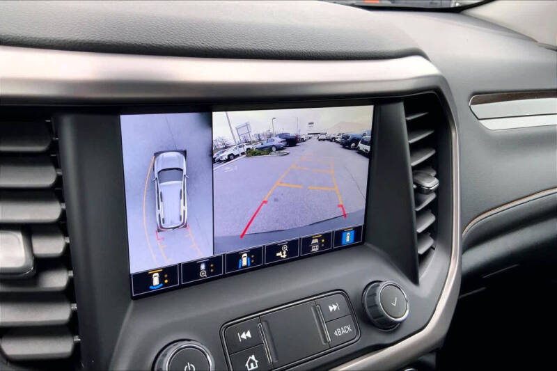 2023 GMC Acadia AT4