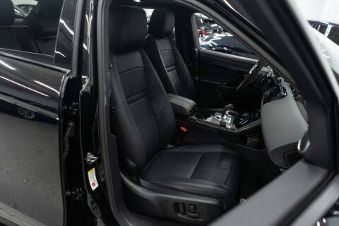 2023 Land Rover Range Rover Evoque P300 R-Dynamic HST