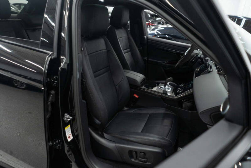 2023 Land Rover Range Rover Evoque P300 R-Dynamic HST