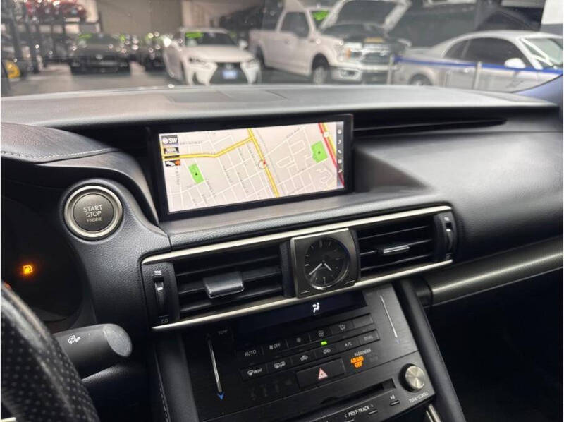 2017 Lexus IS 200t