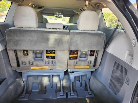 2012 Toyota Sienna