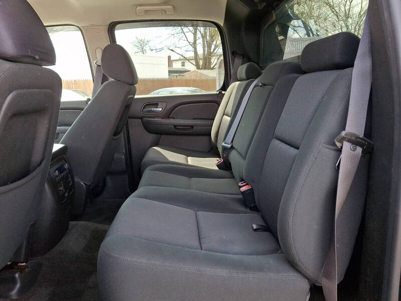 2013 Chevrolet Avalanche LS Black Diamond