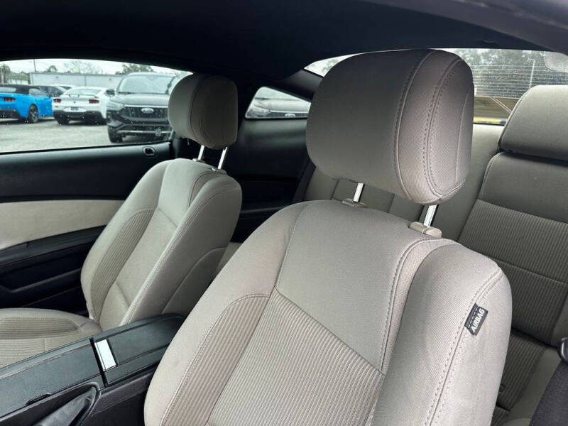 2012 Ford Mustang V6