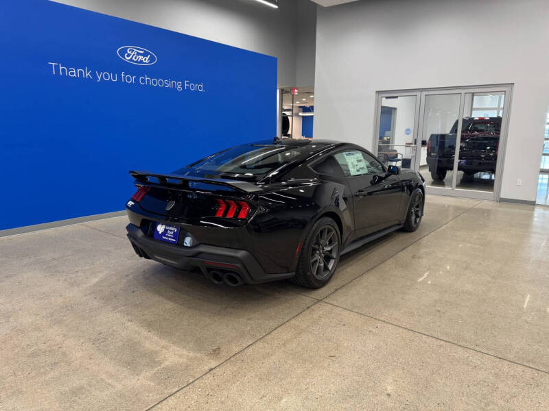 2025 Ford Mustang Dark Horse