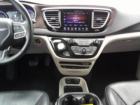 2017 Chrysler Pacifica Touring-L Plus