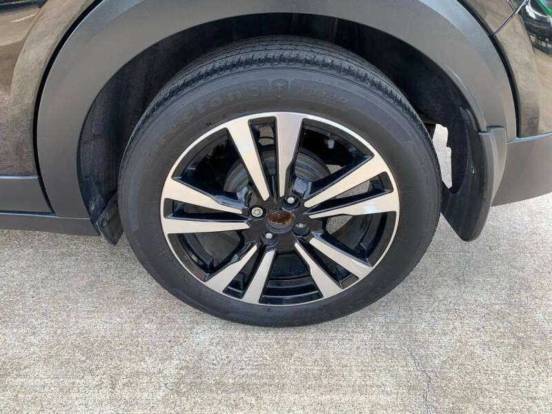 2020 Nissan Kicks SR