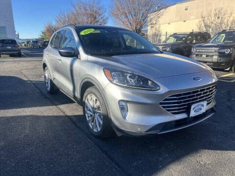 2022 Ford Escape Hybrid Titanium