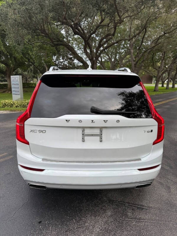 2018 Volvo XC90 T6 Momentum