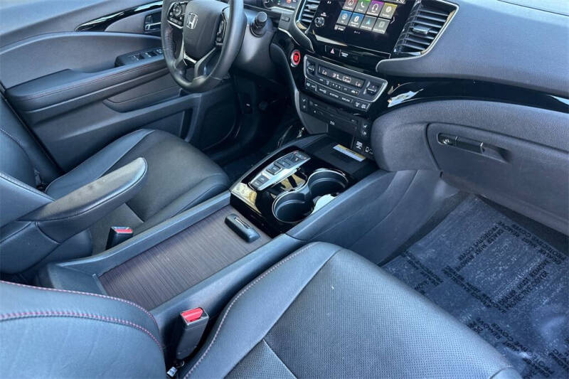 2022 Honda Pilot Black Edition