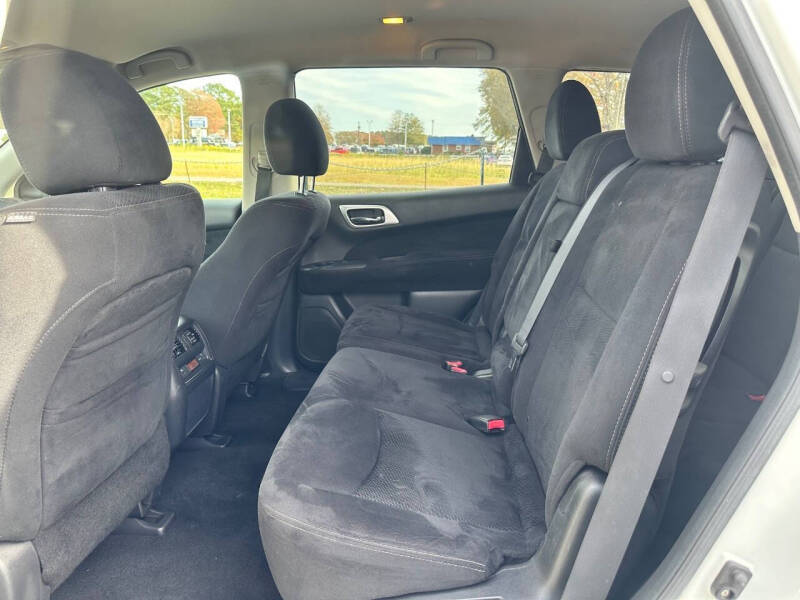 2013 Nissan Pathfinder SV