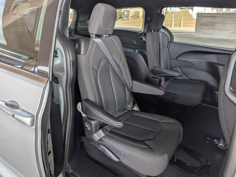 2024 Chrysler Pacifica Touring