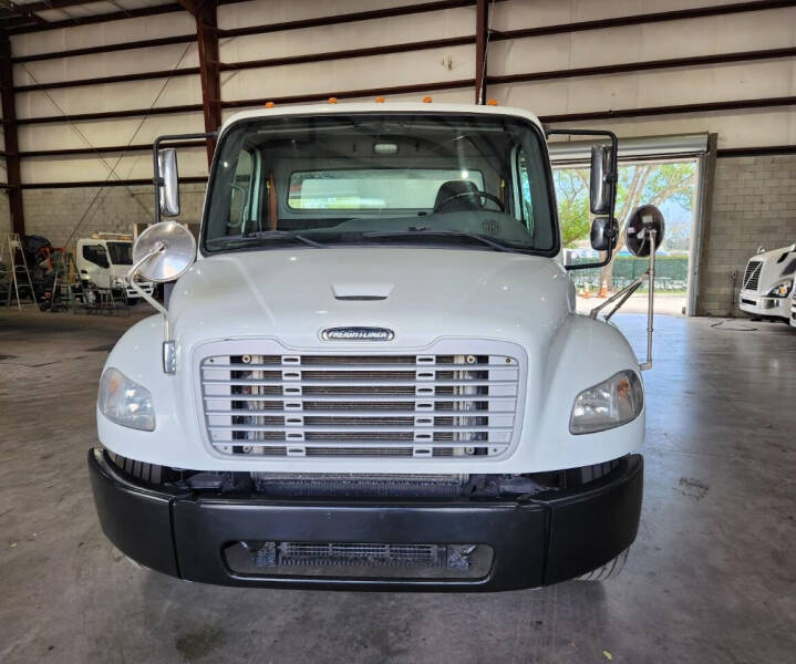 2016 Freightliner M2 106