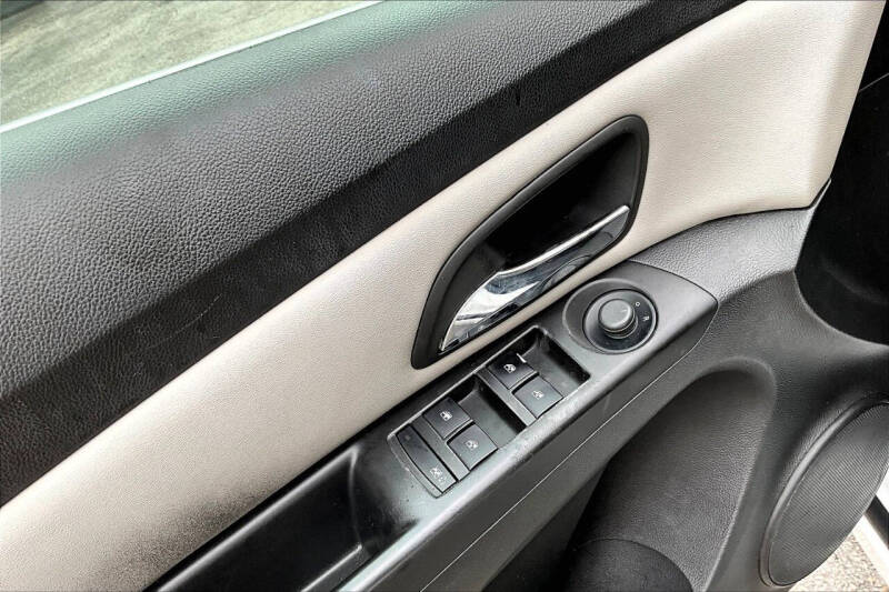 2012 Chevrolet Cruze LS