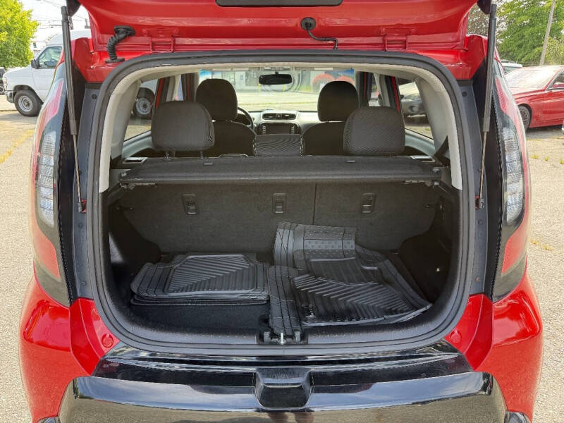 2016 Kia Soul +
