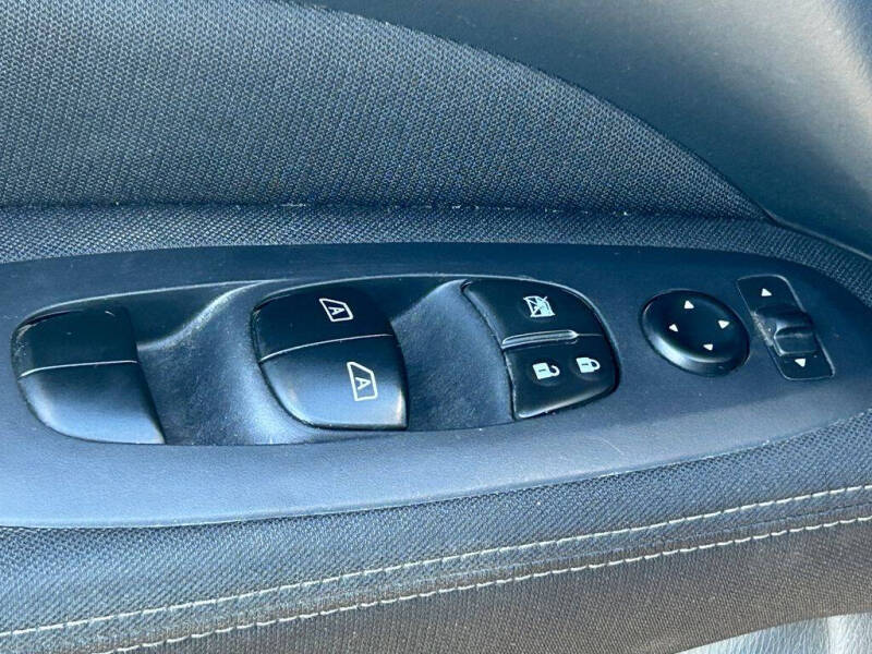 2017 Nissan Pathfinder SV