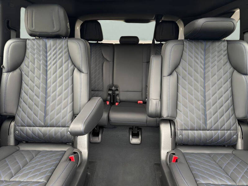 2025 Cadillac Escalade IQ Luxury 1