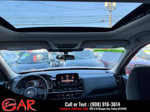 2022 Nissan Pathfinder SV