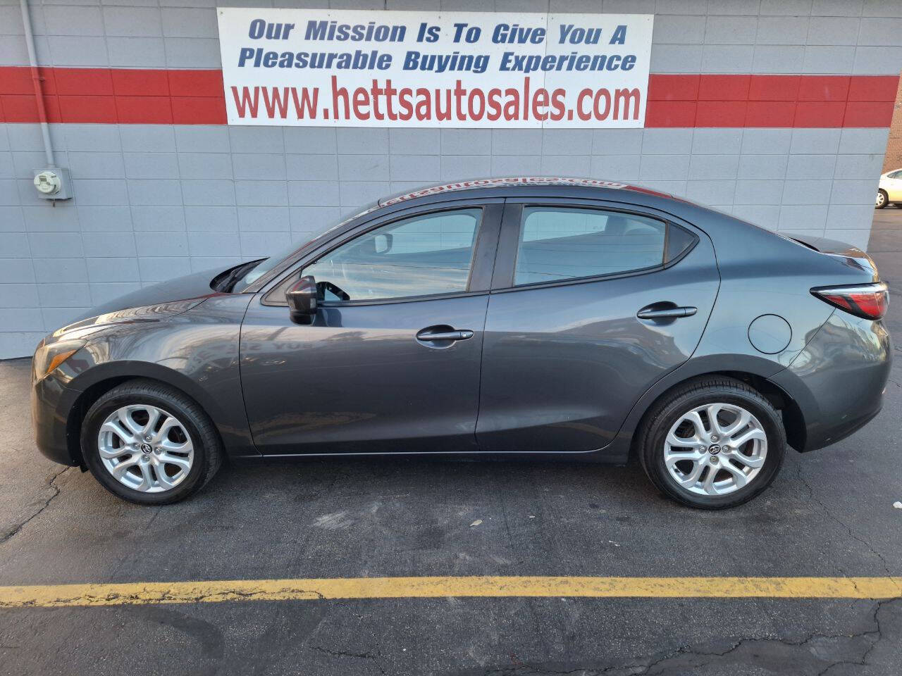 2017 Toyota Yaris iA Base's photo