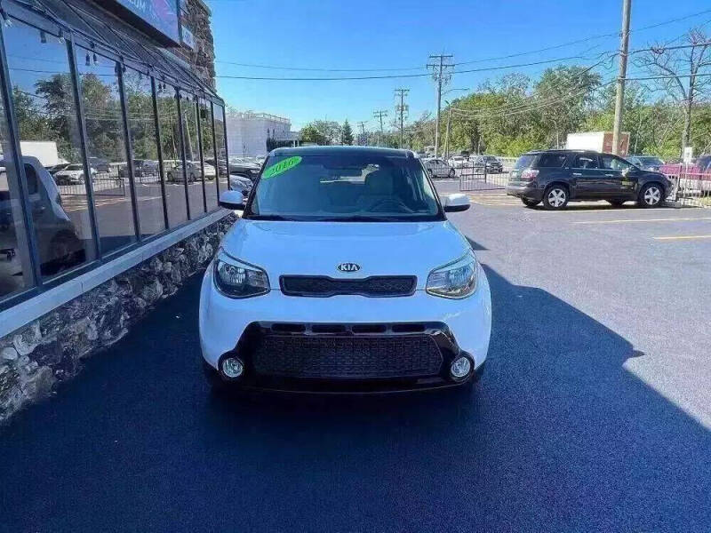 2016 Kia Soul +