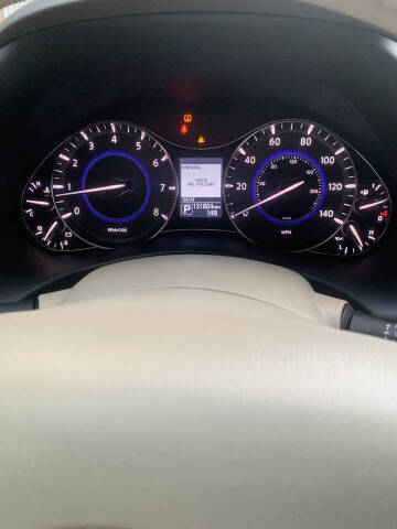 2015 Infiniti QX80