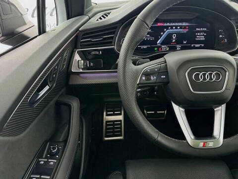 2025 Audi SQ7 4.0T quattro Premium Plus