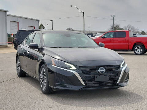 2024 Nissan Altima for sale at Breeden Pre-Owned in Van Buren AR