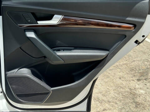 2018 Audi Q5 2.0T quattro Premium Plus