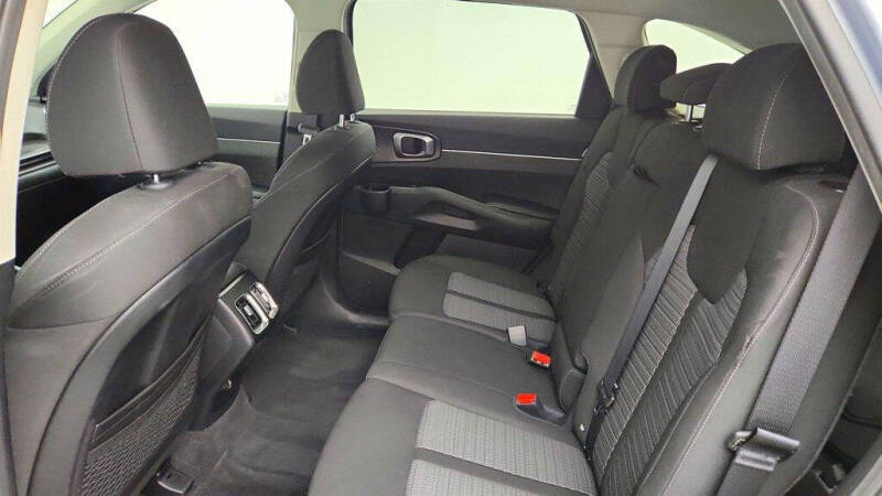 2025 Kia Sorento LX