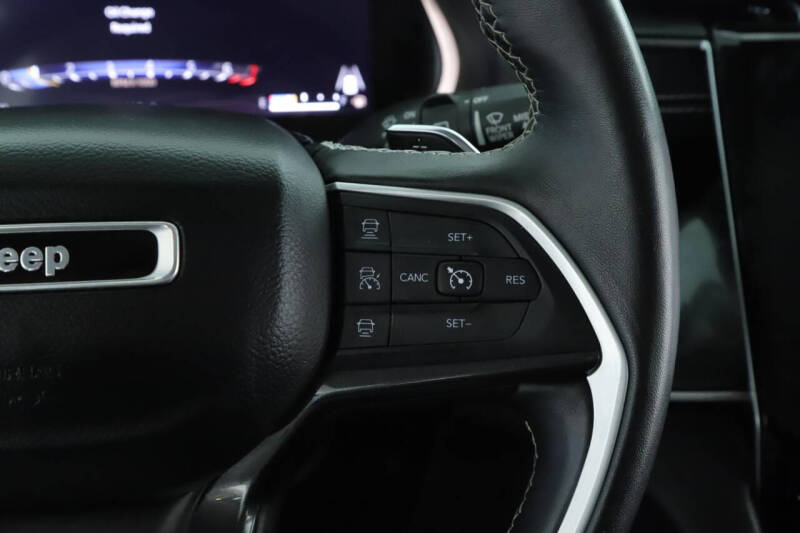 2022 Jeep Grand Cherokee L Laredo