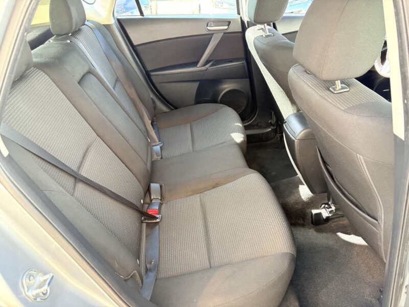 2013 Mazda MAZDA3 i Touring