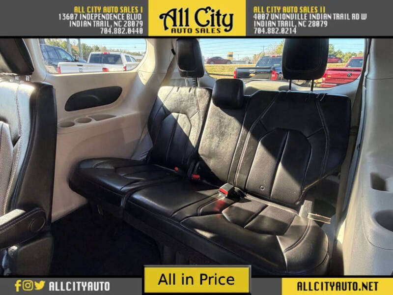 2020 Chrysler Voyager LXi