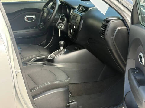 2017 Kia Soul +
