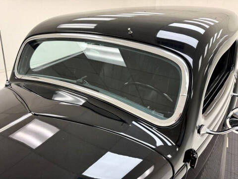 1935 Ford Deluxe