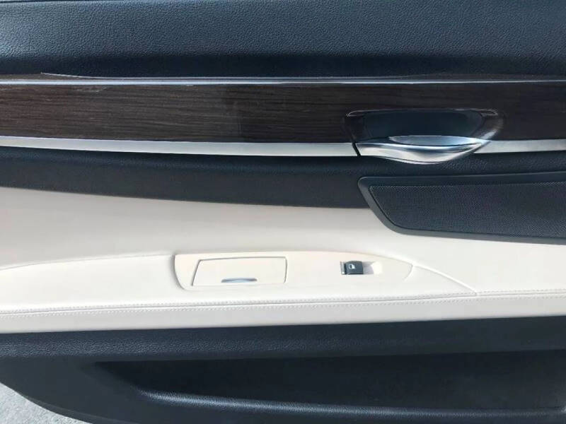 2011 BMW 7 Series 750Li xDrive