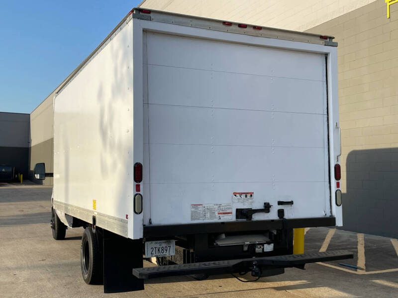 2017 Ford 16 FEET BOX TRUCK