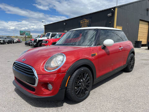 2016 MINI Hardtop 2 Door for sale at BELOW BOOK AUTO SALES in Idaho Falls ID