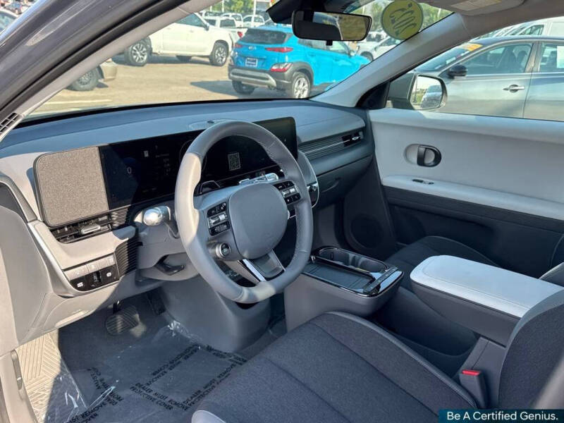 2025 Hyundai Ioniq 5 SE Standard Range